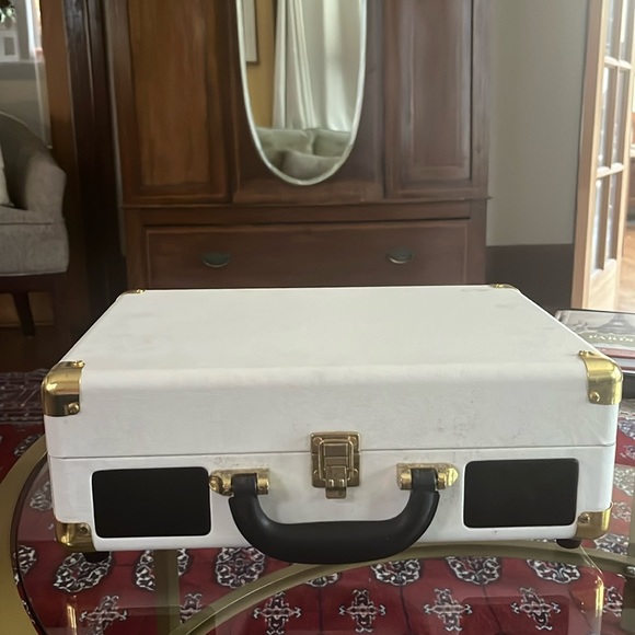 Vintage White Victrola Record Player - Picture 3 of 3